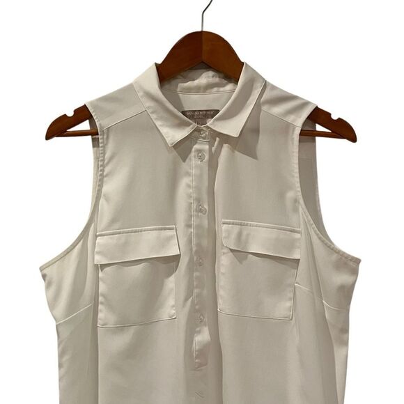 3 for $30! Banana republic off while collared tank - Picture 2 of 6